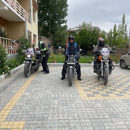 Zlatan Guest House Leh Exterior foto
